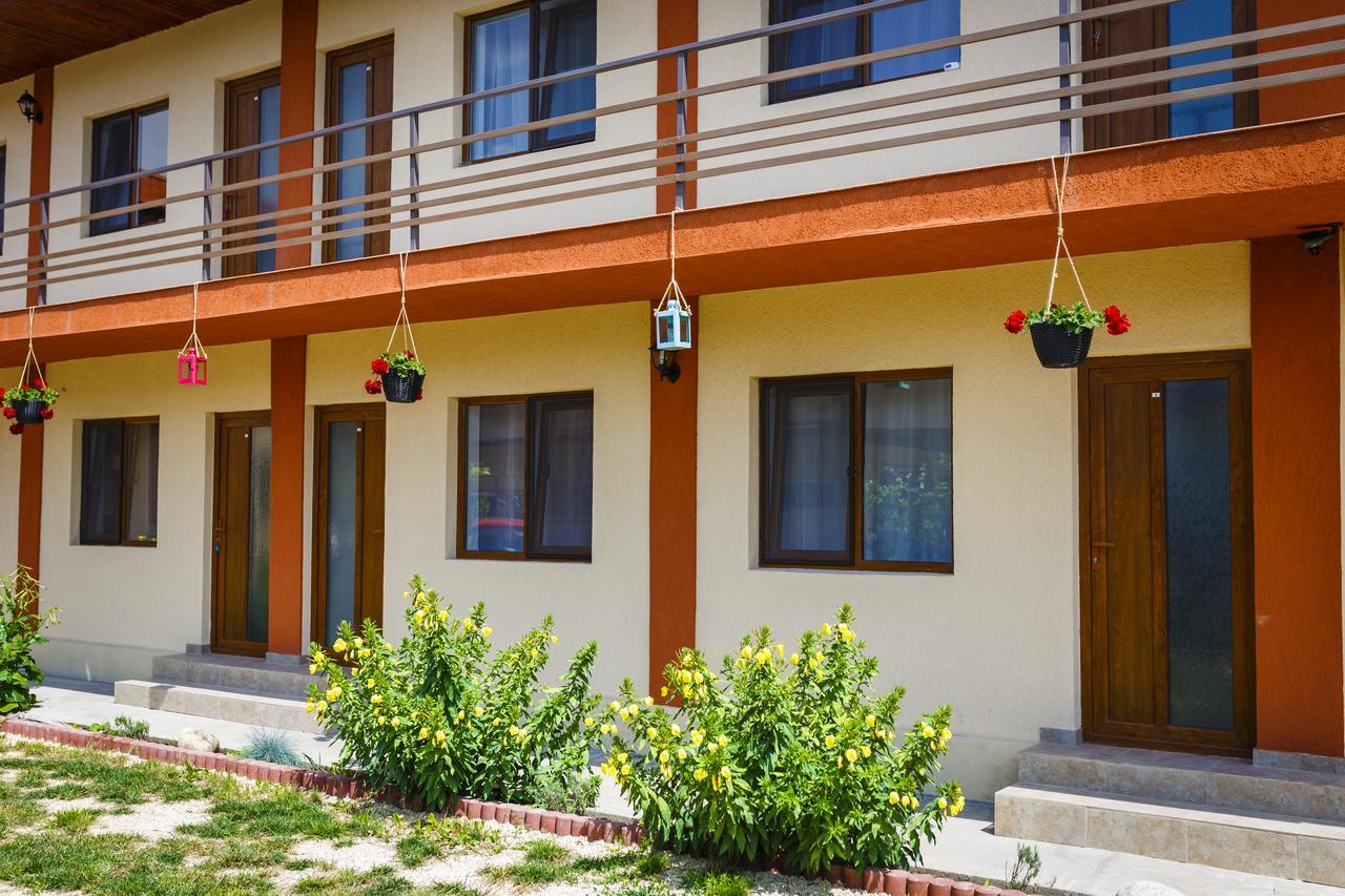 Hotel Casa Tudorascu Vama Veche Exterior foto