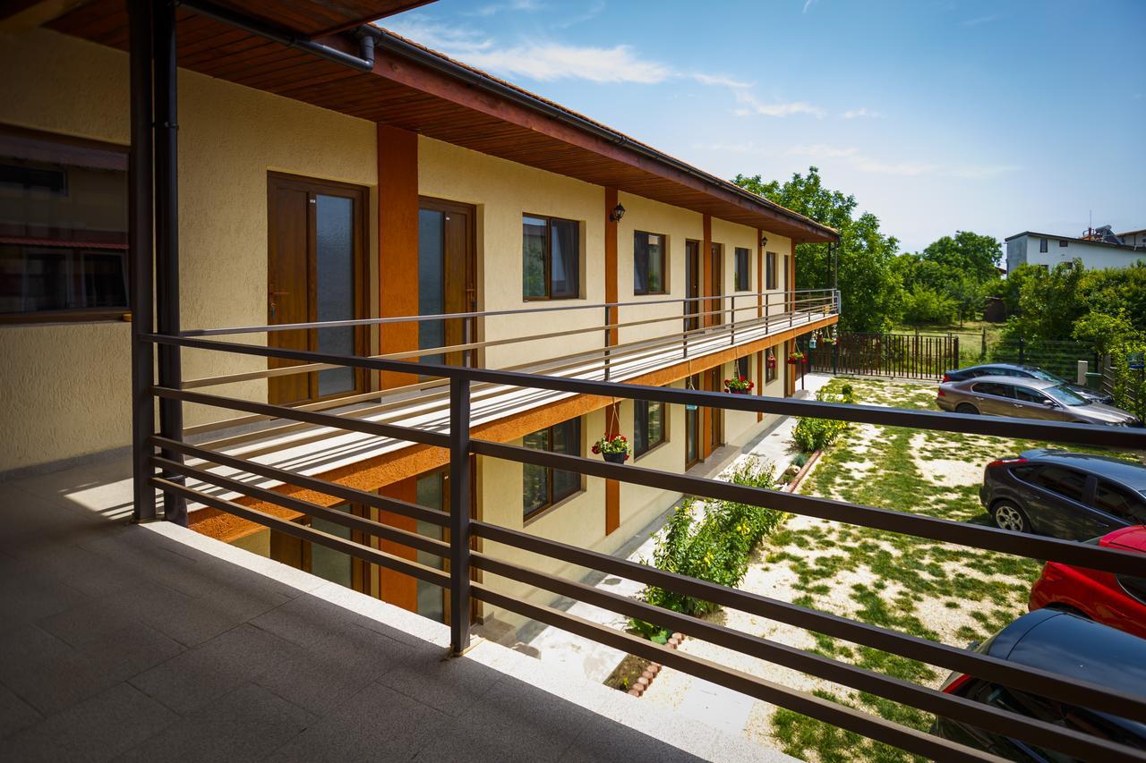 Hotel Casa Tudorascu Vama Veche Exterior foto